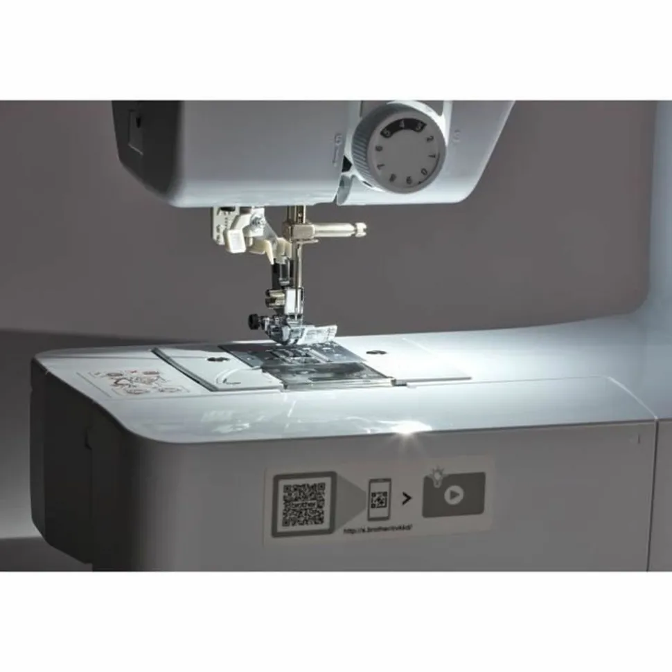 BROTHER - Machine à coudre électronique blanche 40 points de couture - systeme d'enfile-aiguille et écran lcd