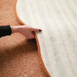 DÉCOWEB - Tapis contemporain de forme organique - influence - rose corail - 120 x 180 cm