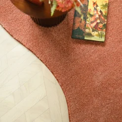 DÉCOWEB - Tapis contemporain de forme organique - influence - rose corail - 160 x 240 cm