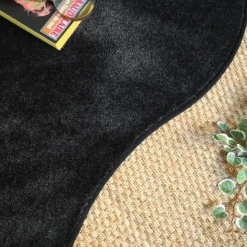 DÉCOWEB - Tapis contemporain de forme organique - hypnose - noir velours - 120 x 180 cm