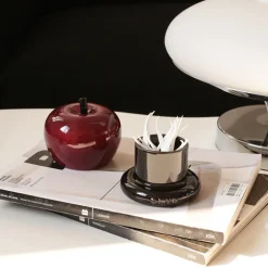 DOWNYPAWS - Pot à cure - dents en céramique en forme de pomme rouge (8x8 cm)