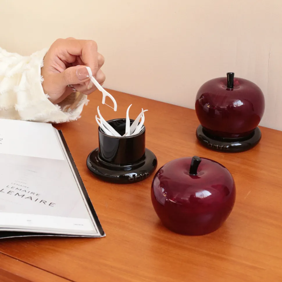 DOWNYPAWS - Pot à cure - dents en céramique en forme de pomme rouge (8x8 cm)