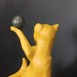 DRIMMER - Statuette en céramique chat avec balle shadow