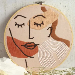 GRAINE CRÉATIVE - Kit broderie décorative visage line art