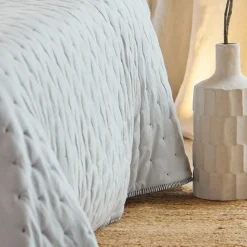 HOME MAISON - Home maison - couvre-lit et taies d'oreiller brodé motif croix