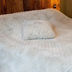 LINDER - Linder - jeté de lit imitation fourrure avec relief géométrique