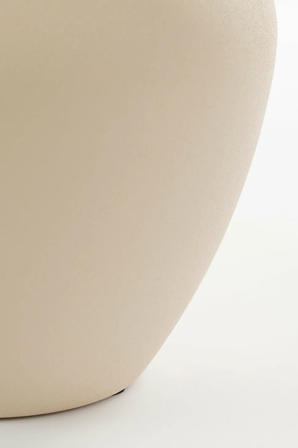 MICA DECORATIONS - Mica decorations - vase en céramique blanc cassé h31