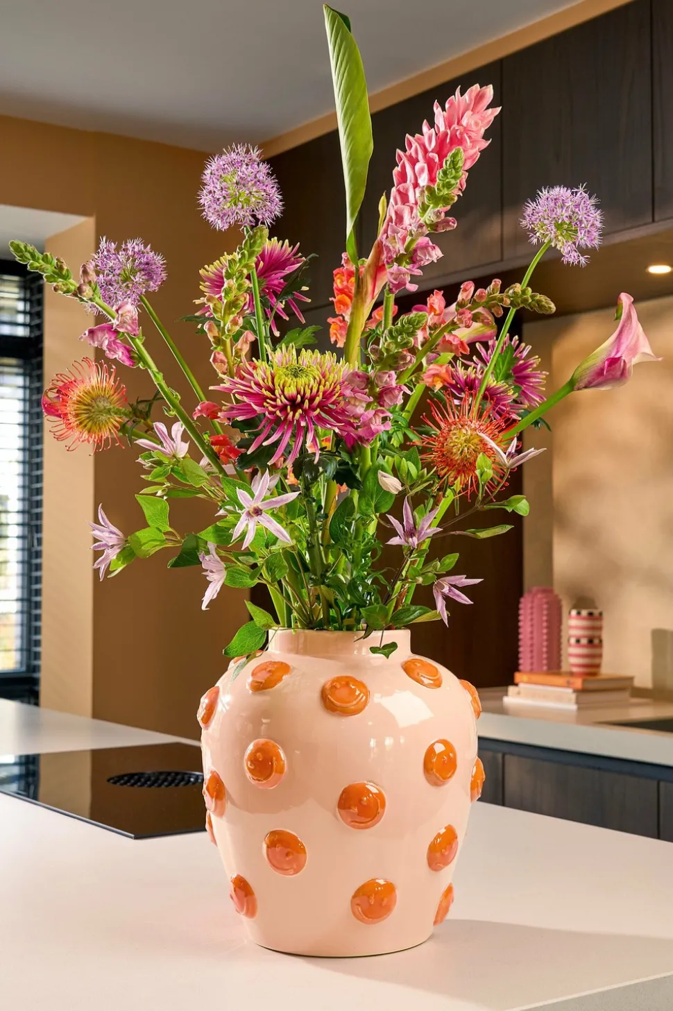 MICA DECORATIONS - Mica decorations - vase avec des smileys en céramique rose h33