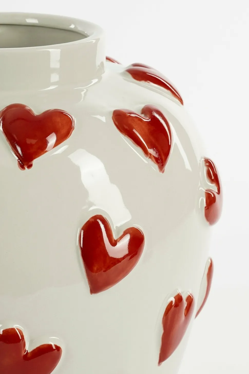 MICA DECORATIONS - Mica decorations - vase en céramique avec des cœurs blanc et rouge h33