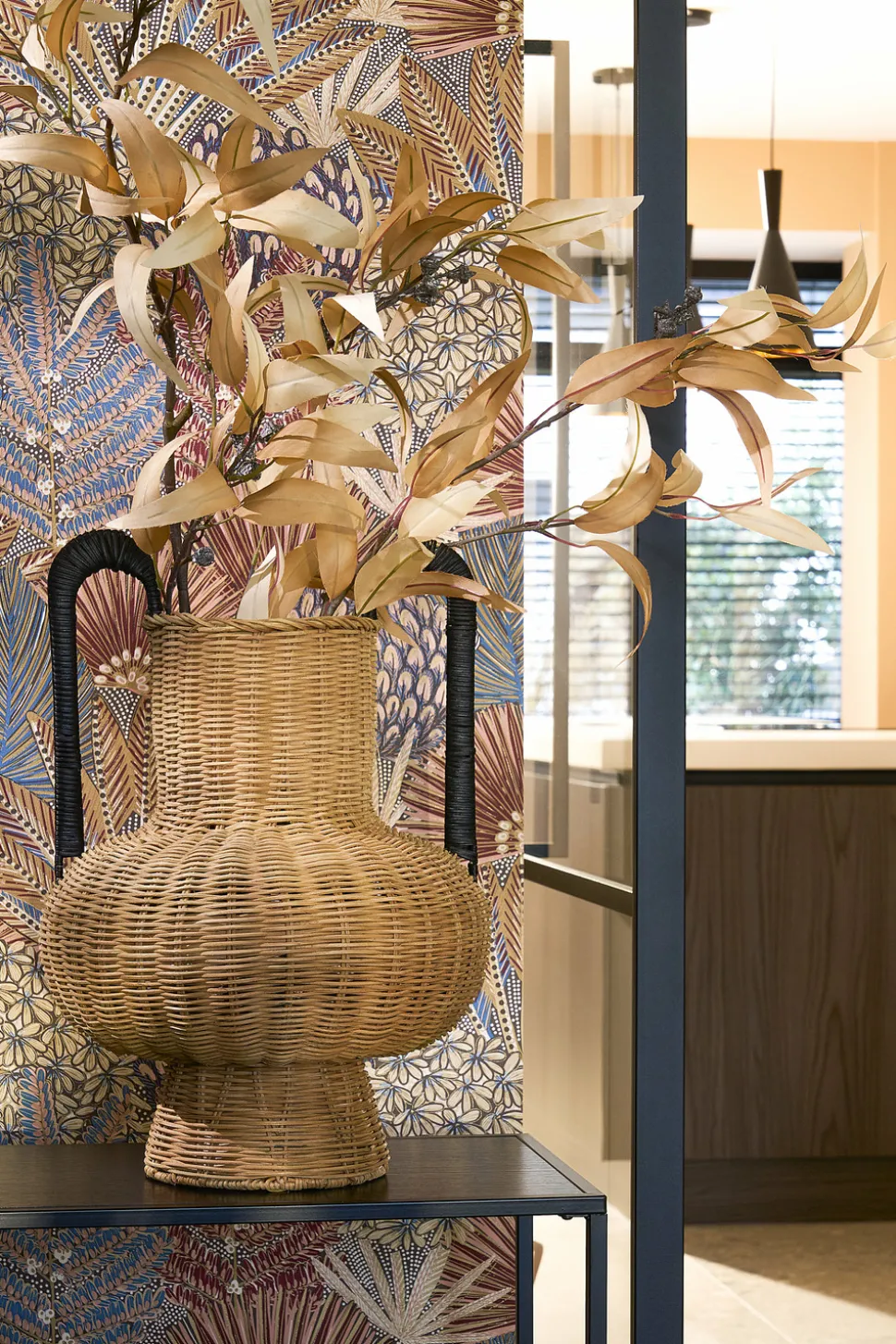 MICA DECORATIONS - Mica decorations - vase en rotin marron h42