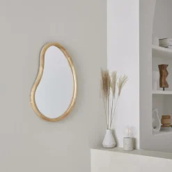 Miroir organique en bois de sapin 65cm épaisseur 3cm coloris naturel idéal entrée. Chambre ou salle de bain