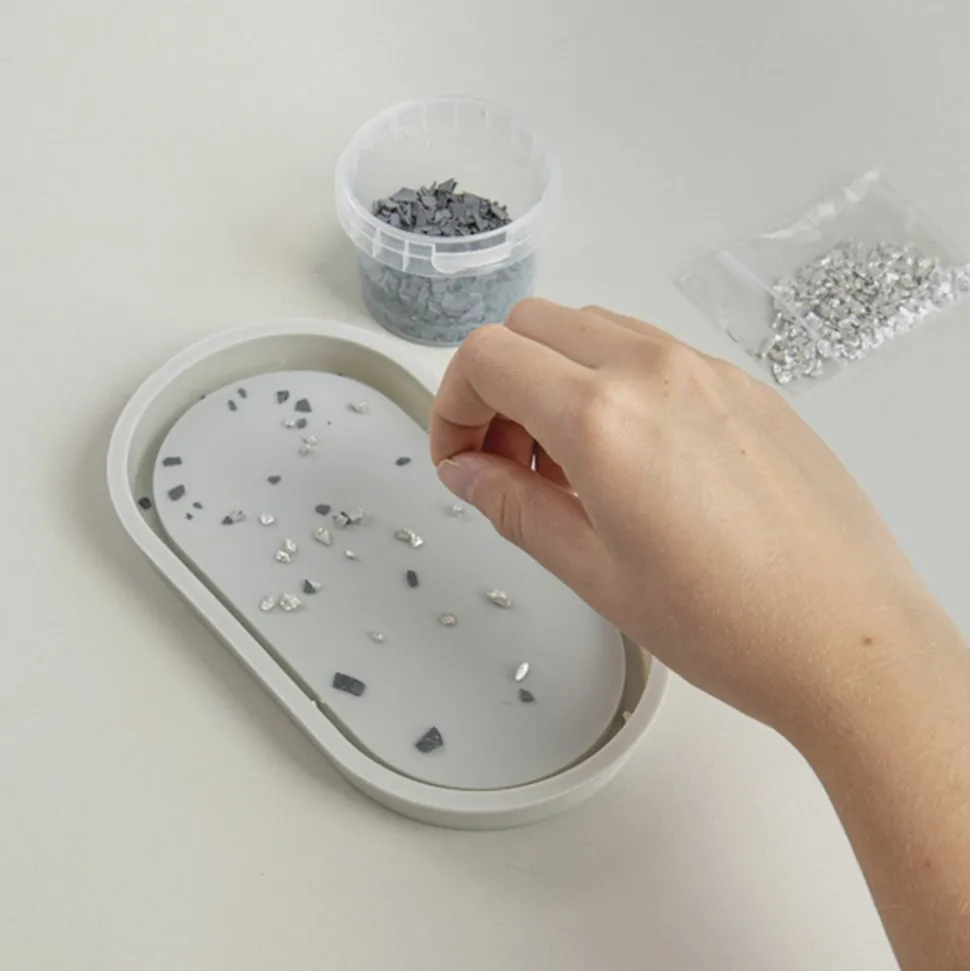 RAYHER - Kit de création mini plateau en résine terrazzo